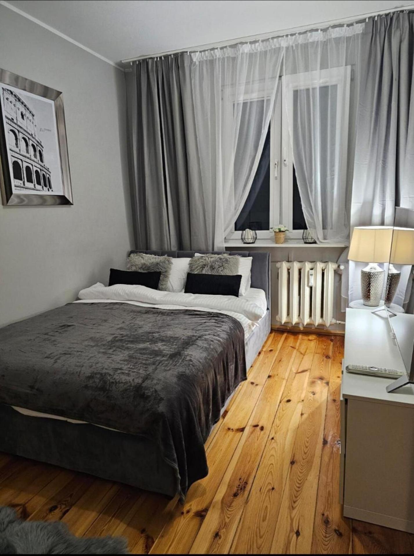 Apartment In Zyrardow 10Min To Suntago Esterno foto