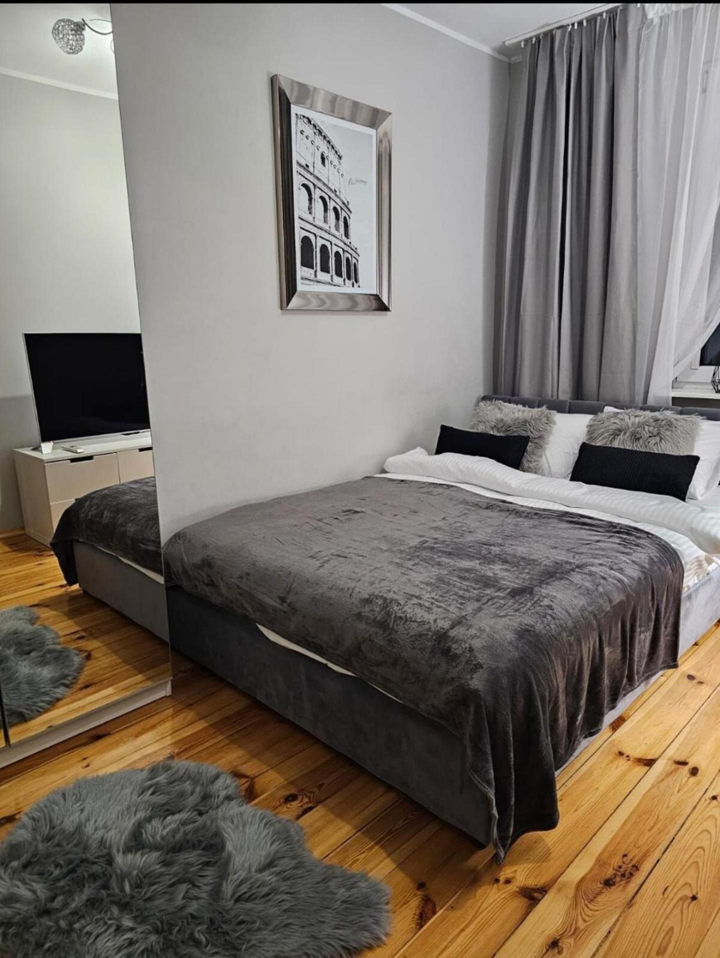 Apartment In Zyrardow 10Min To Suntago Esterno foto